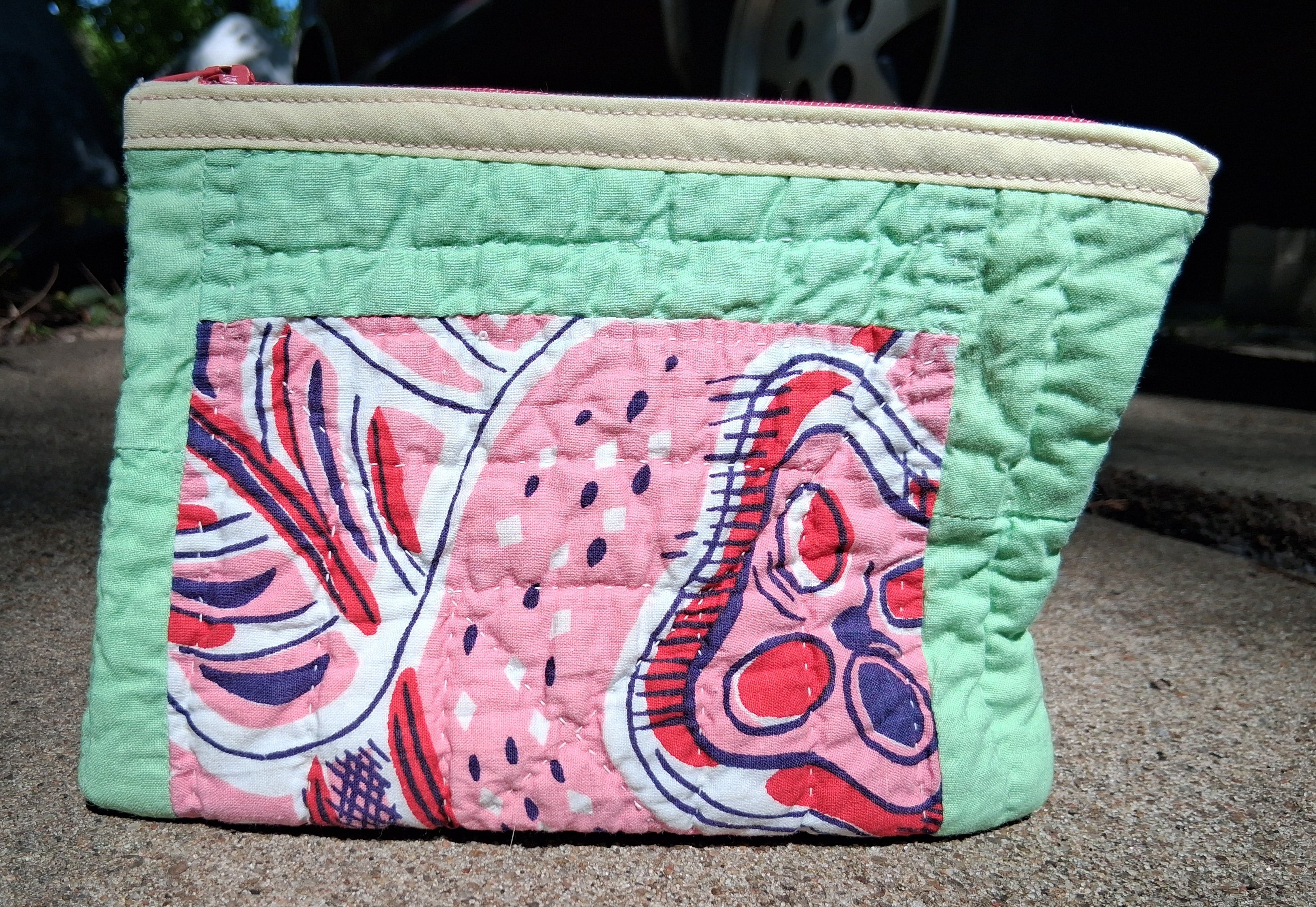 Floral quilt zipper pouch