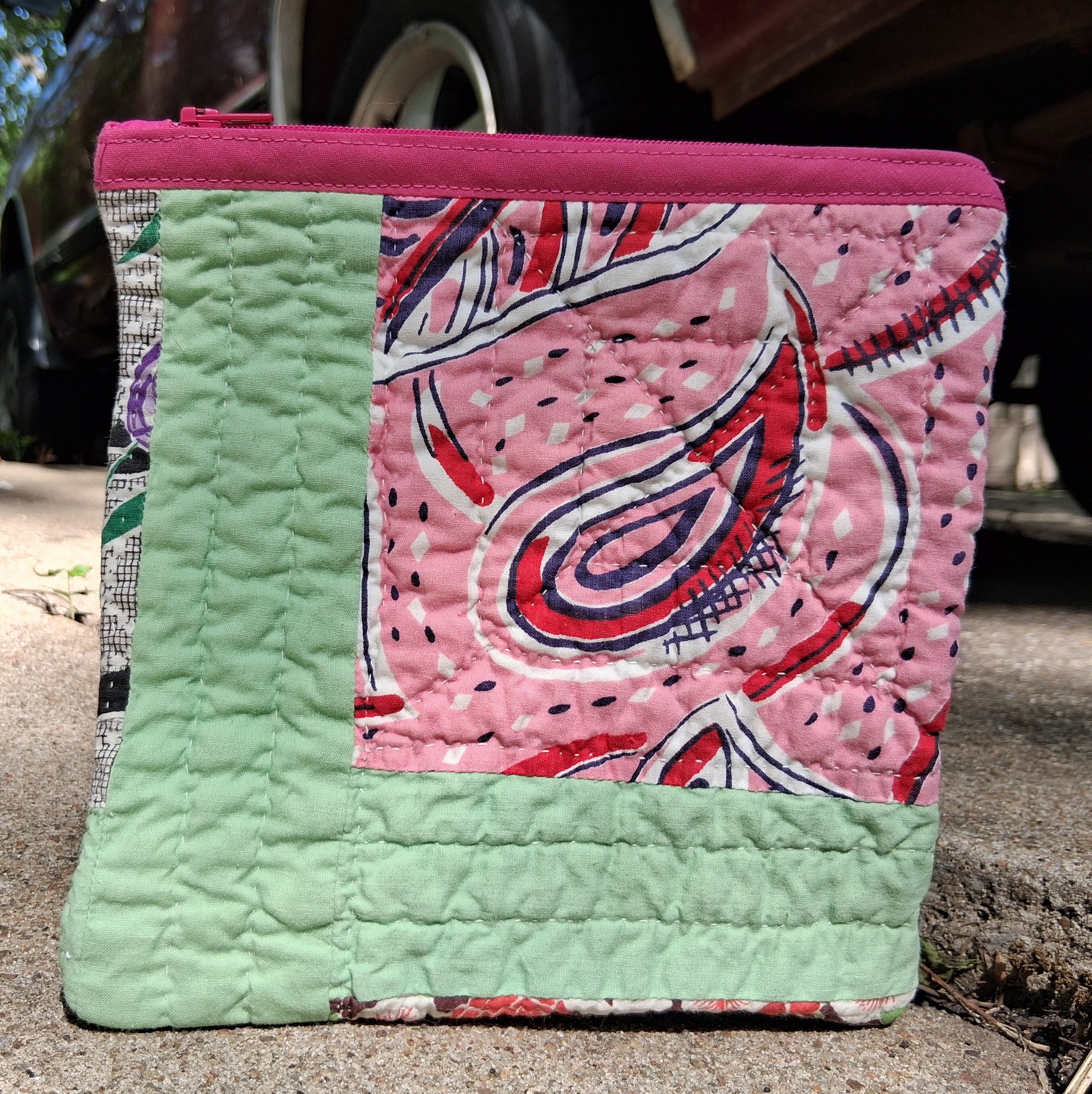 Floral quilt zipper pouch
