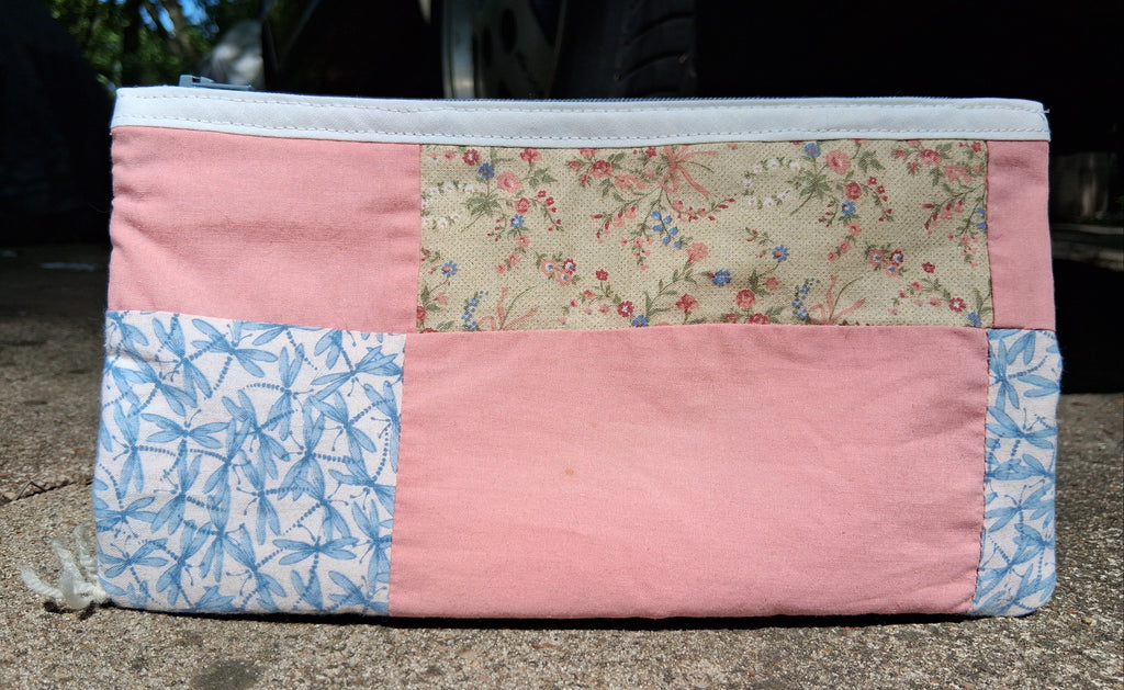 Lightweight quilted zipper pouch