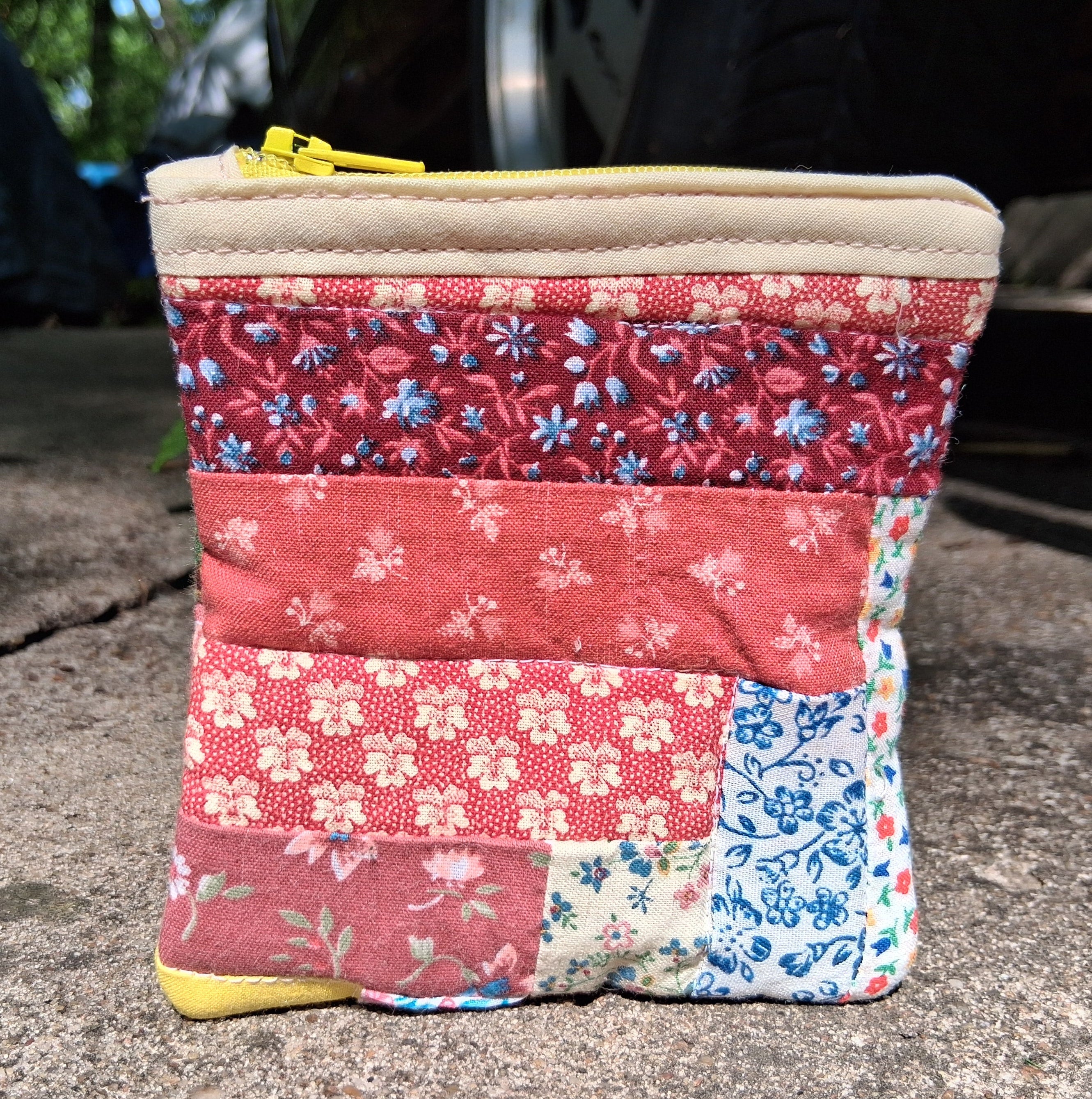 Log cabin quilted pouch