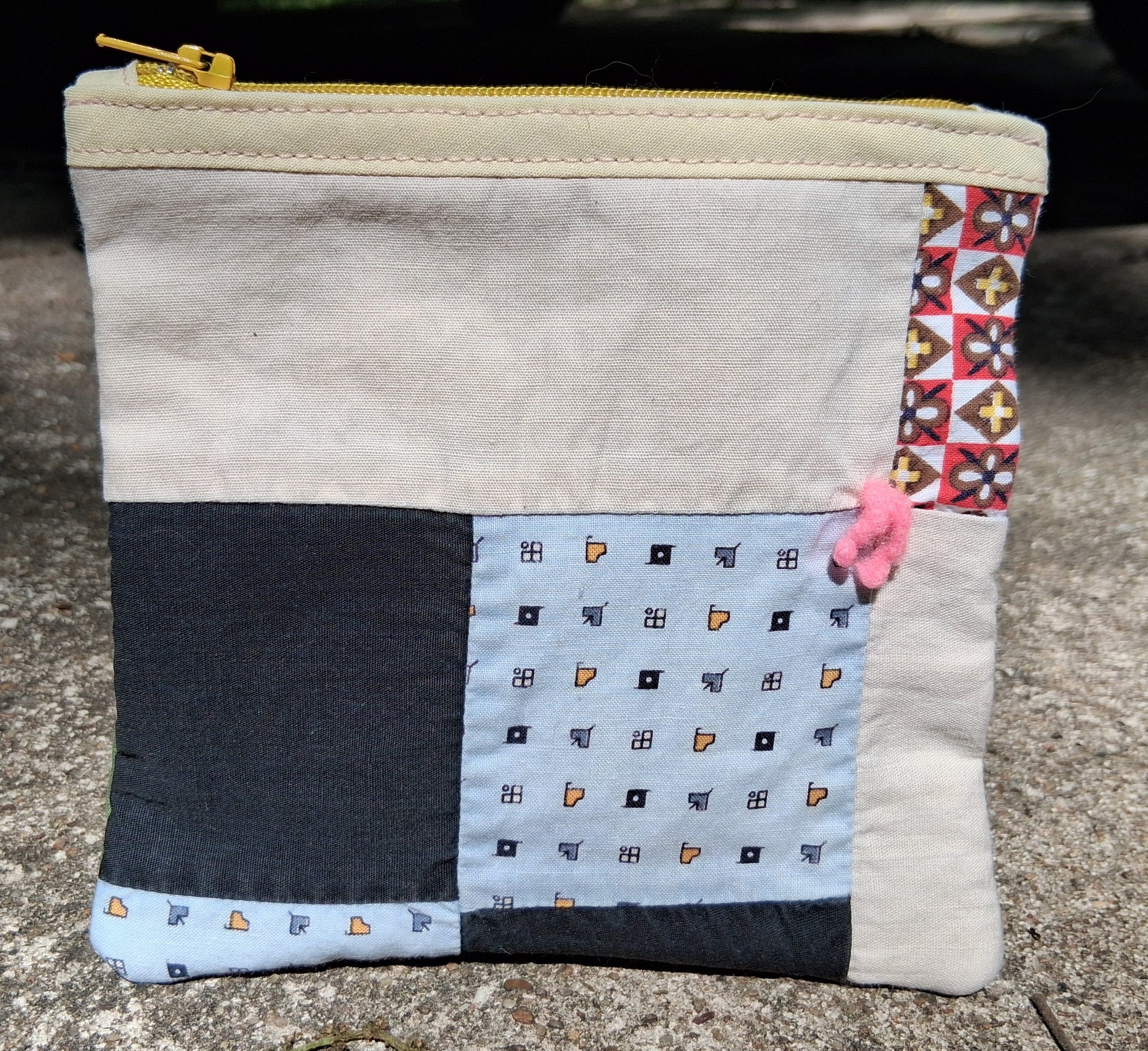 Patchwork quilt zipper pouch