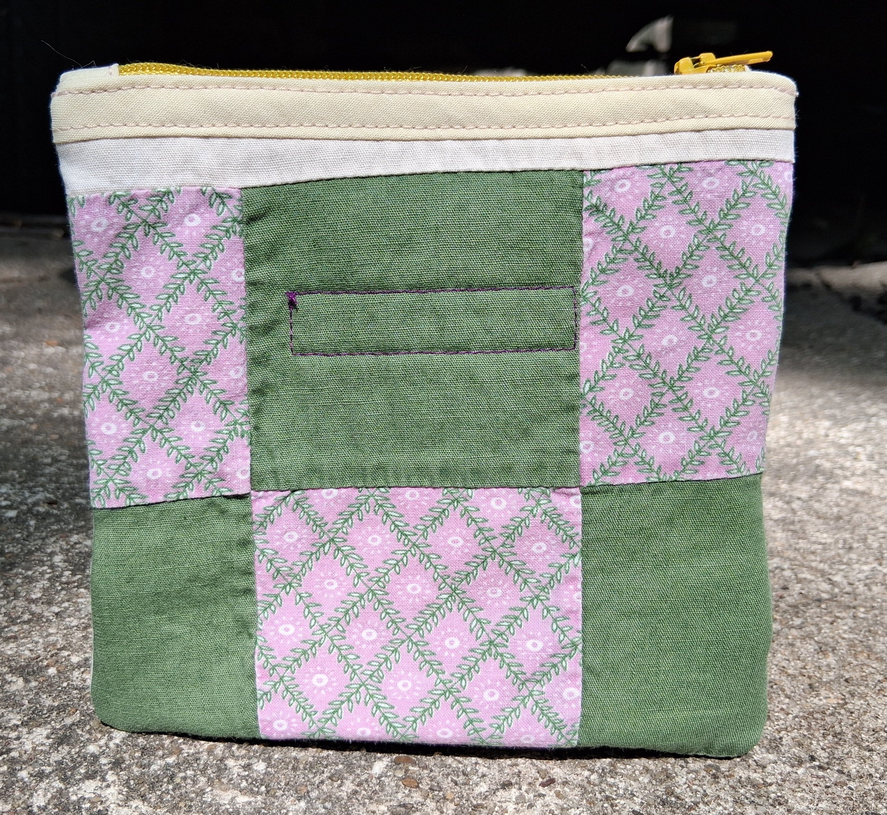 Patchwork quilt zipper pouch