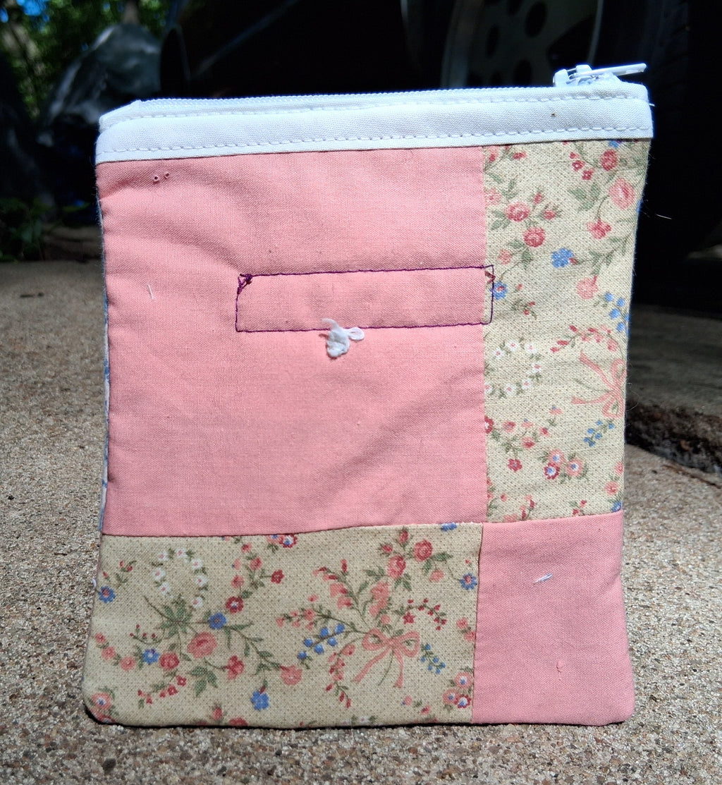 Lightweight quilted zipper pouch