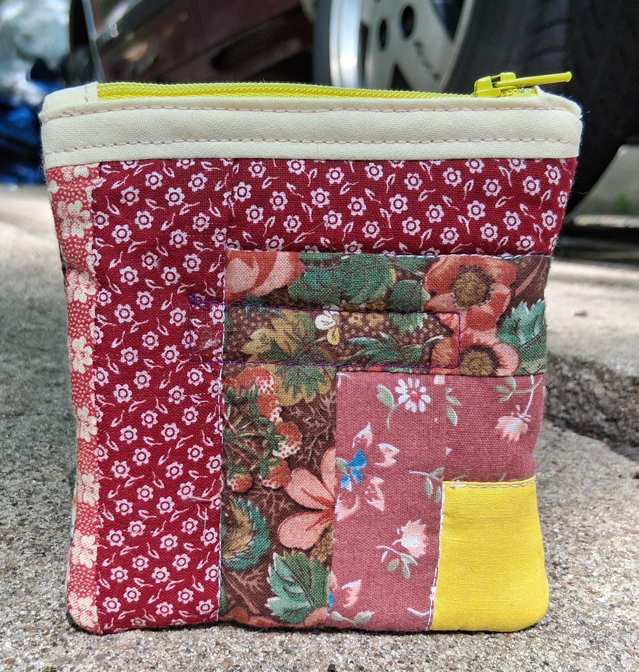 Log cabin quilted pouch