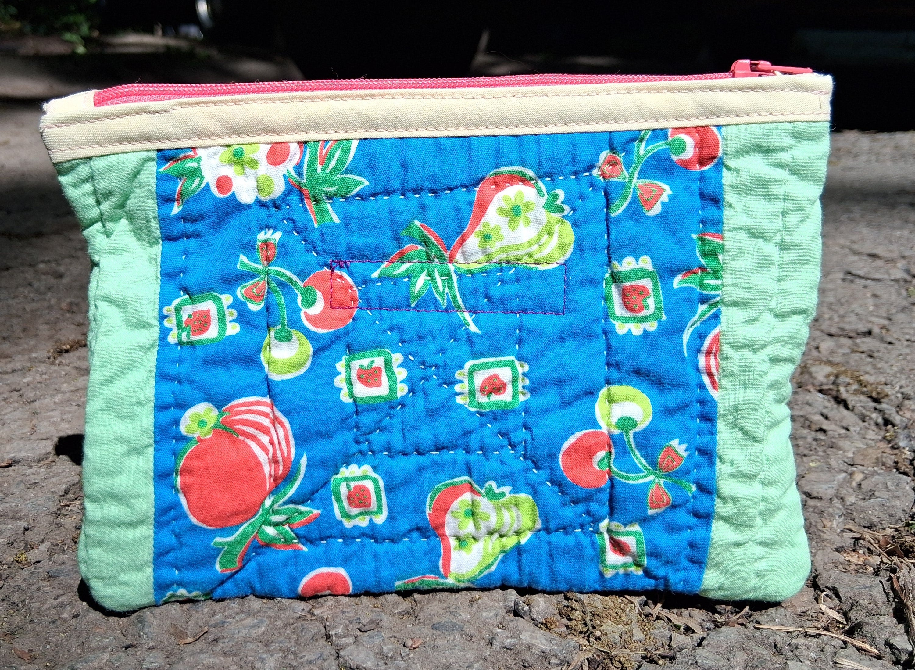 Floral quilt zipper pouch