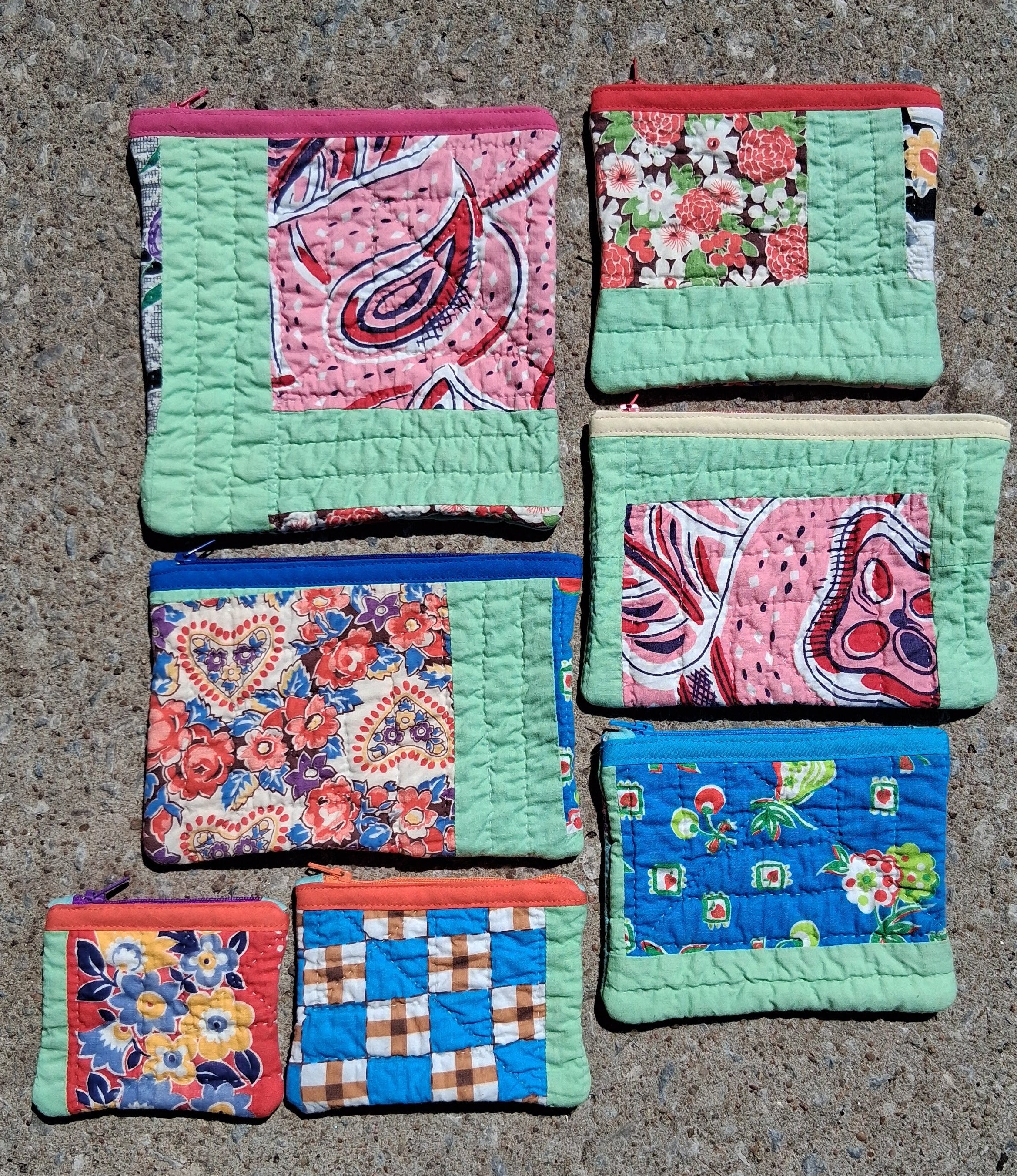 Floral quilt zipper pouch