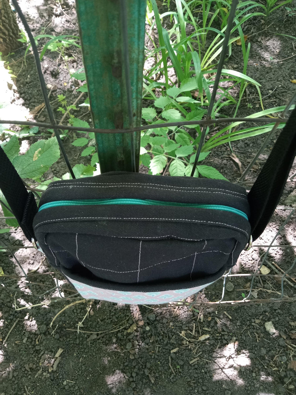 black and diamond crossbody bag
