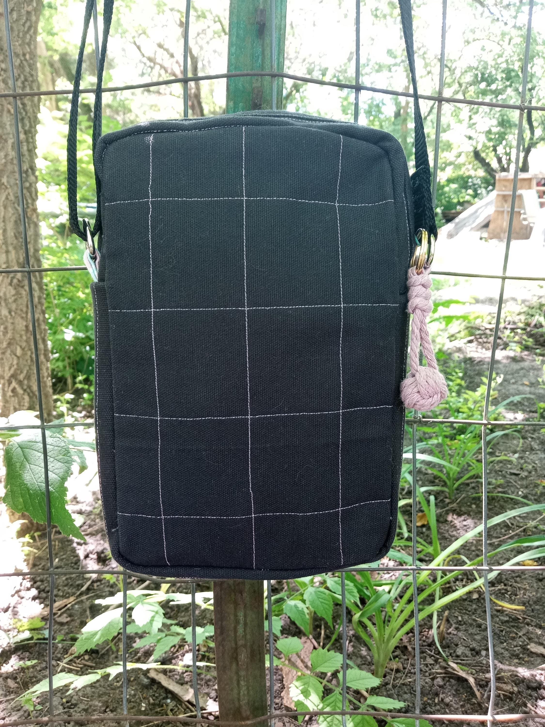 black and diamond crossbody bag